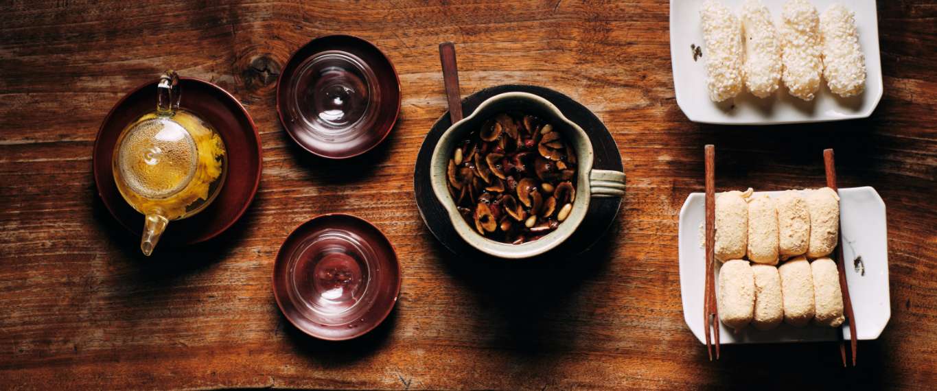 Ginger tea and mushroom soup